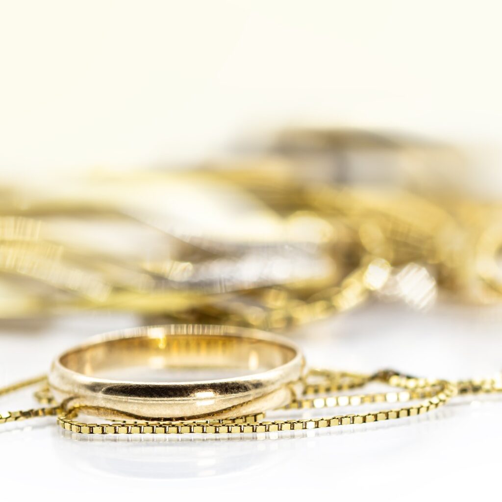 Banner oder Kopfzeile mit Goldschmuck und Münzen